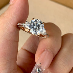 【#04】（Tipsy）925 Sterling Silver Moissanite rings（Buy over 200$ get 2v band, 1 classic band ,1 star band, 1 bubble band and 1 pearl brooch as freebies）